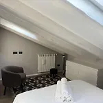Rodolfo Valentino Loft Apartment *
